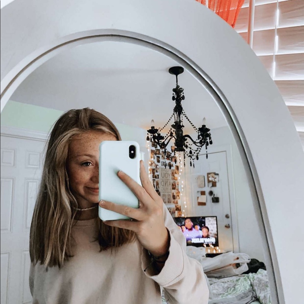 Meet your Posher, Lauren